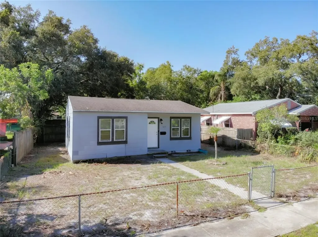 4678 13th Avenue S St Petersburg FL 33711