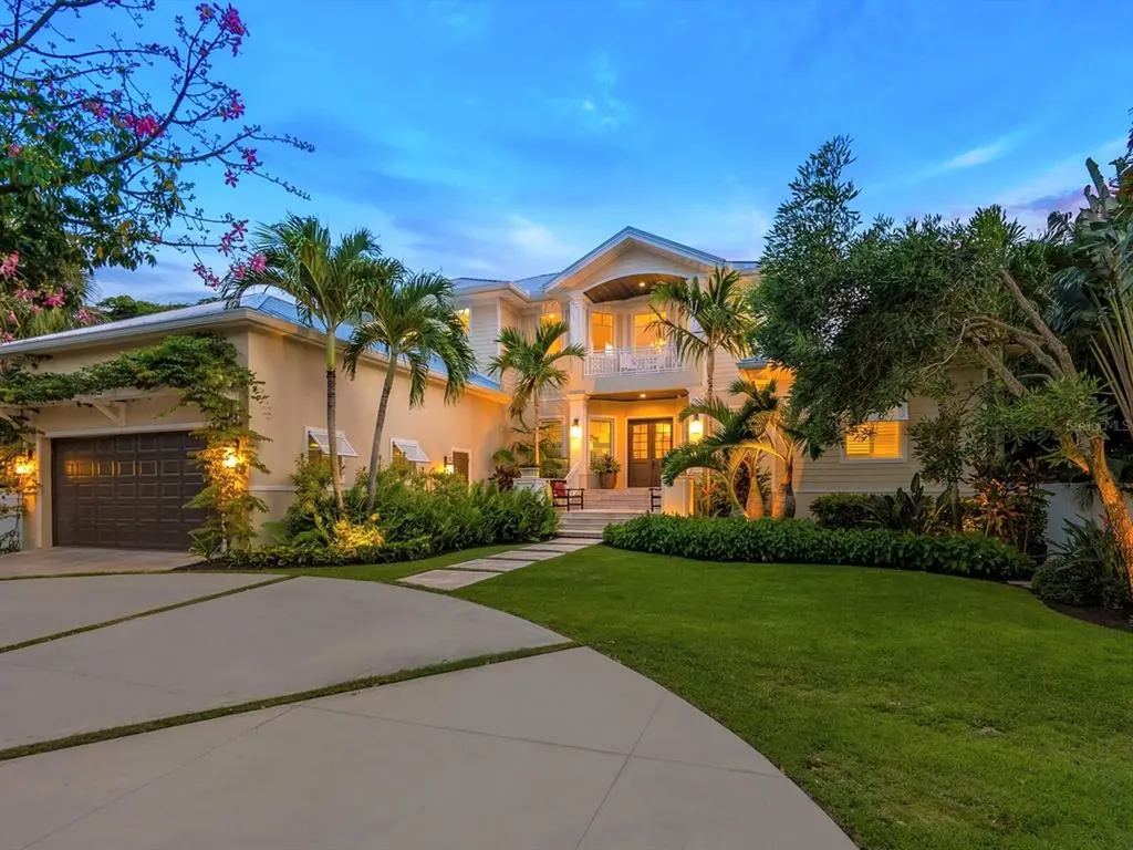 880 Siesta Drive Sarasota FL 34242