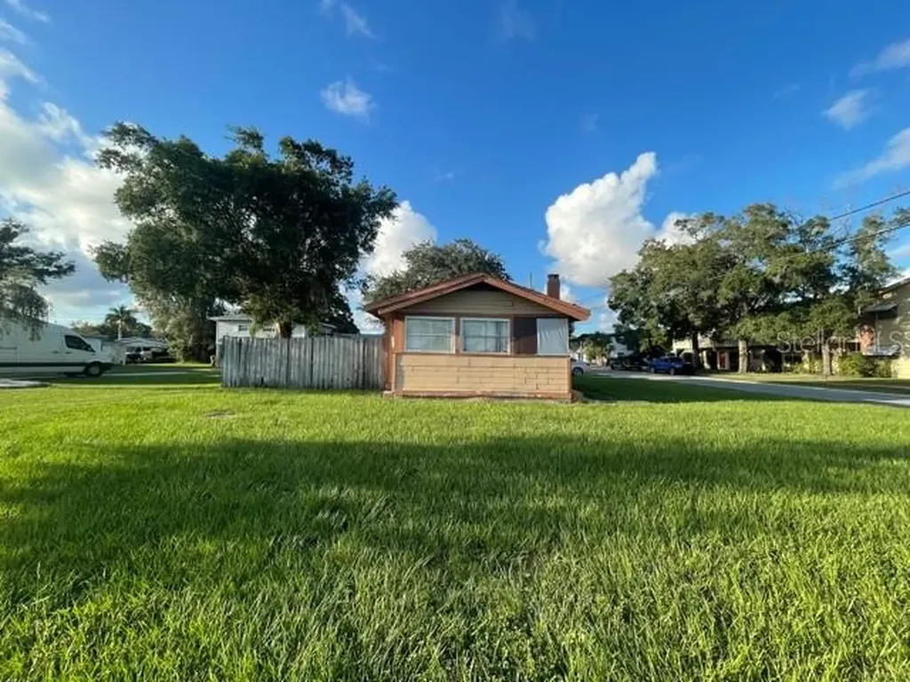 3701 30th Avenue N St Petersburg FL 33713