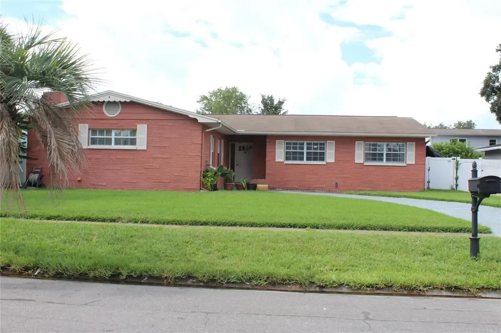 8305 Archwood Circle Tampa FL 33615
