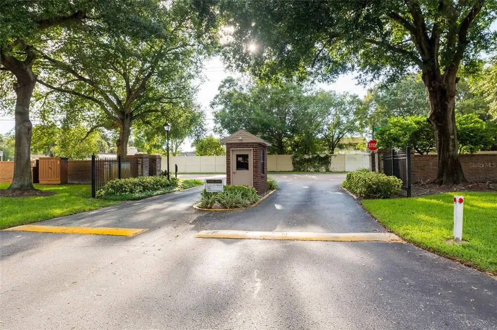 5325 Bradbury Court Tampa FL 33624