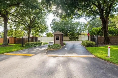 5325 Bradbury Court Tampa FL 33624
