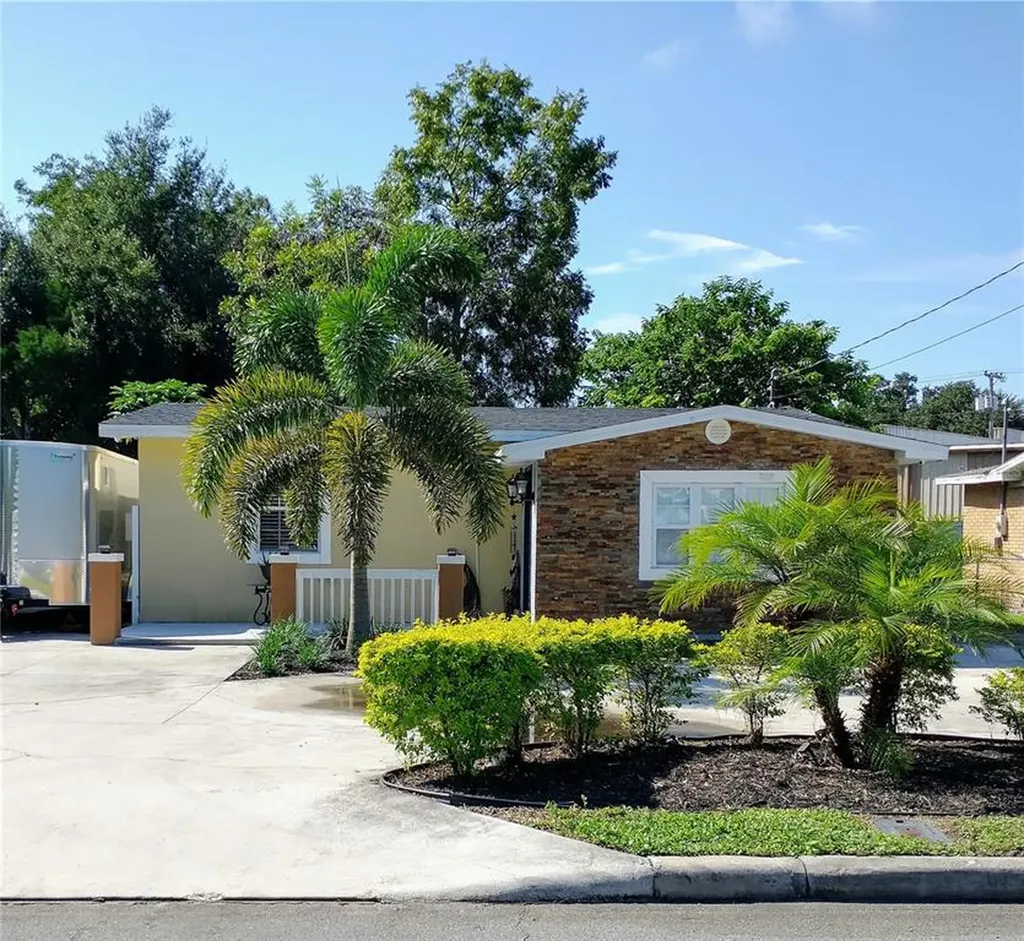1132 W 9th Street Lakeland FL 33805