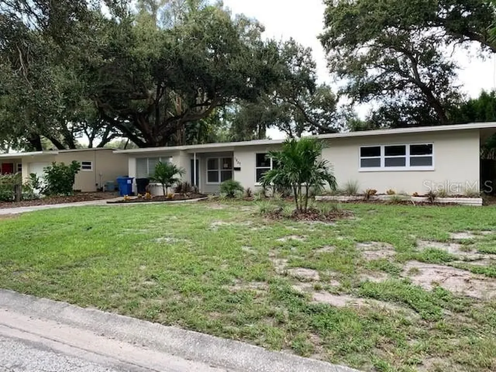 1207 76th Street N St Petersburg FL 33710
