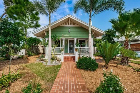 129 11th Avenue NE St Petersburg FL 33701