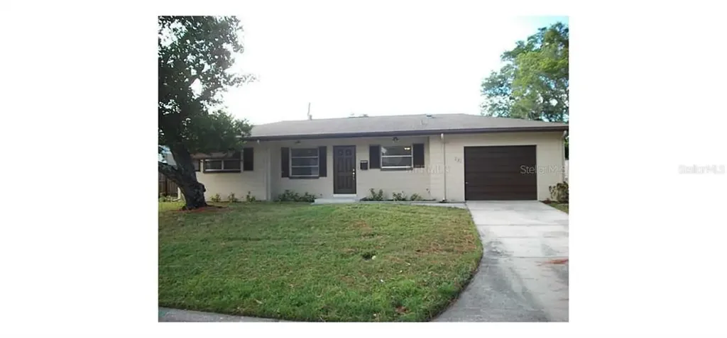 221 NW Madison Circle N St Petersburg FL 33702