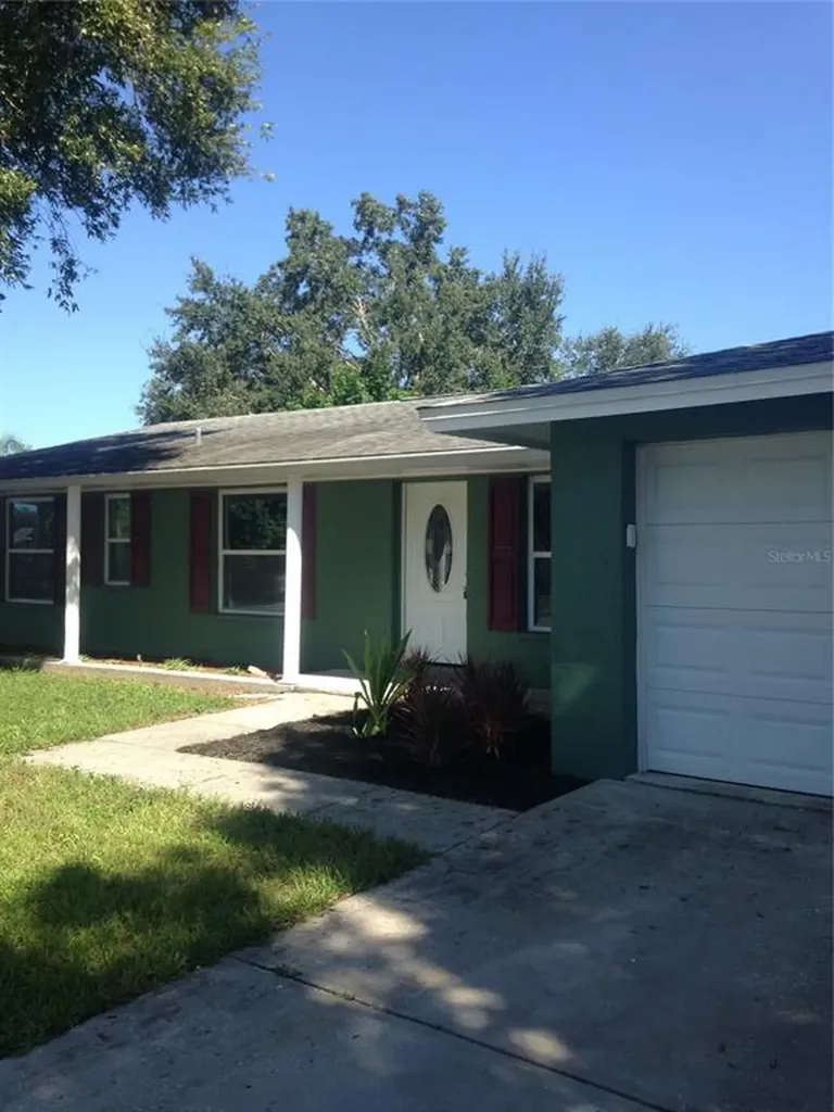 3802 30th Avenue W Bradenton FL 34205