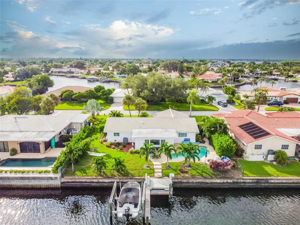 2044 Kansas Avenue NE St Petersburg FL 33703