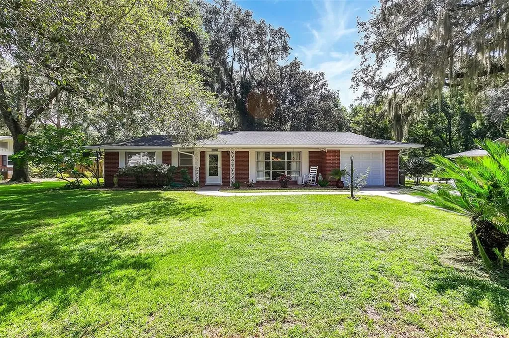 35927 Clear Lake Circle Eustis FL 32736