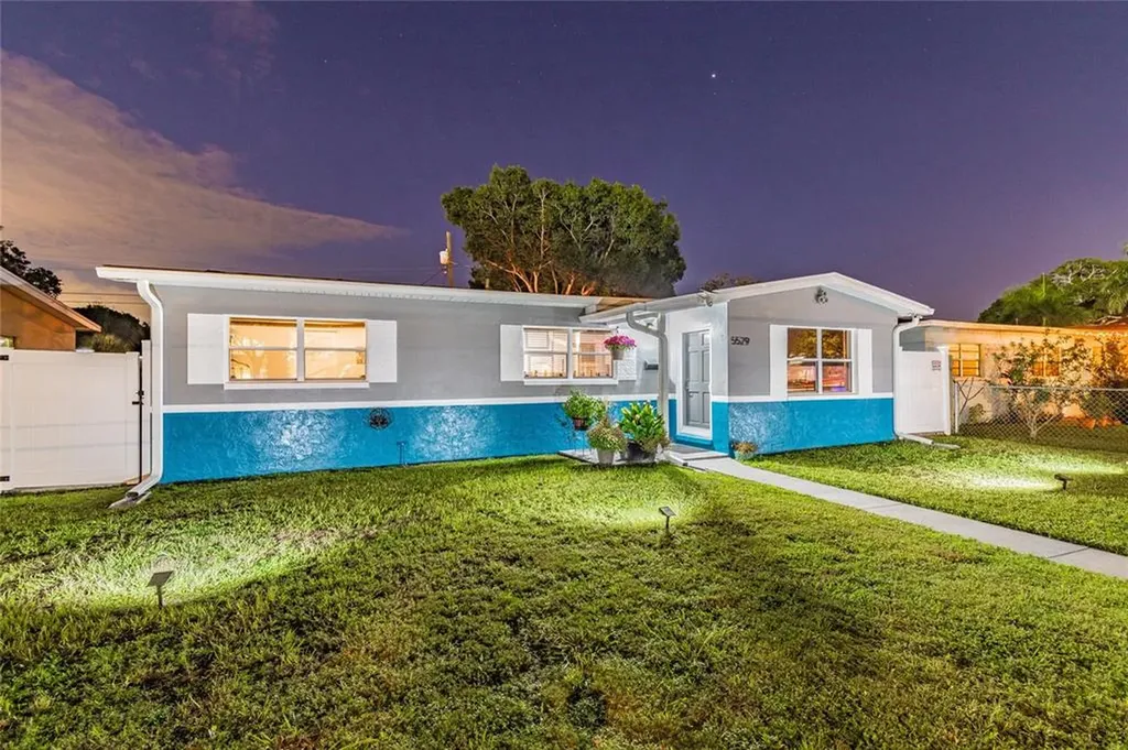 5529 16th Street N St Petersburg FL 33703
