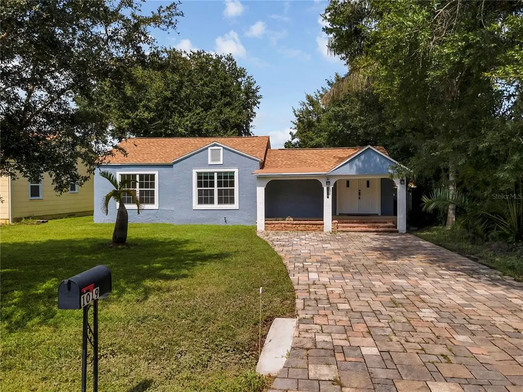 1019 W Banister Avenue Tampa FL 33603