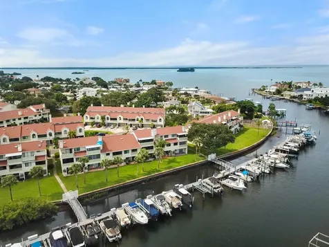 617 Drake Lane N Dunedin FL 34698