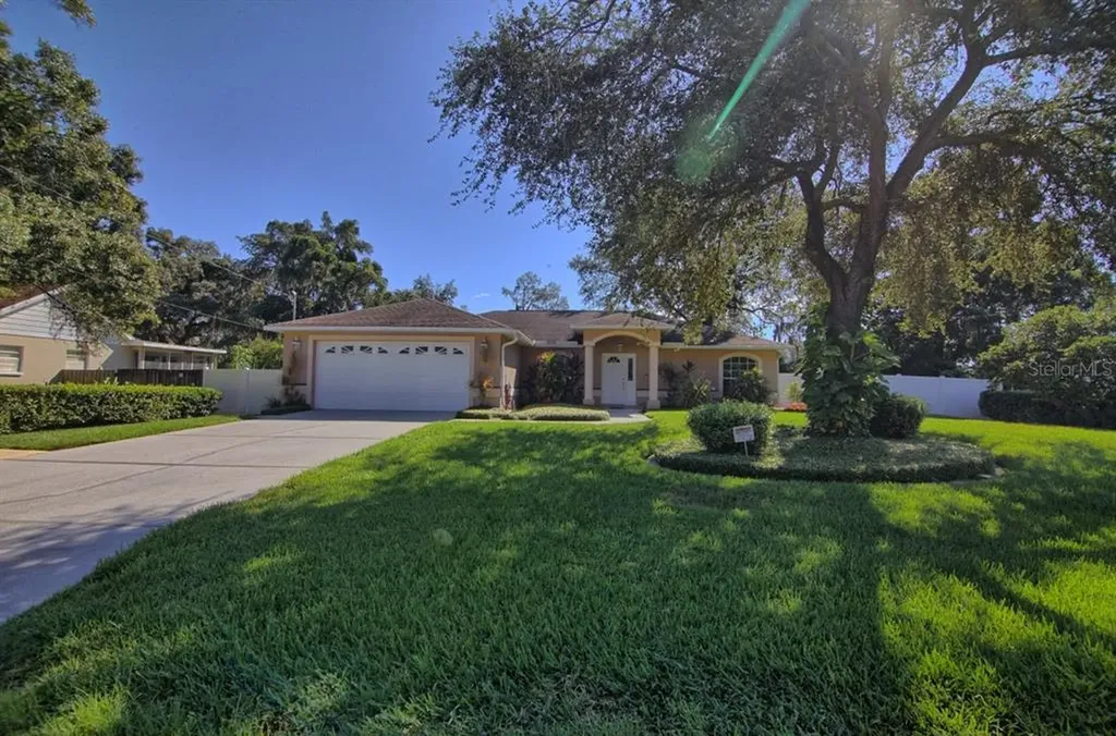 8411 Claonia Street Tampa FL 33614