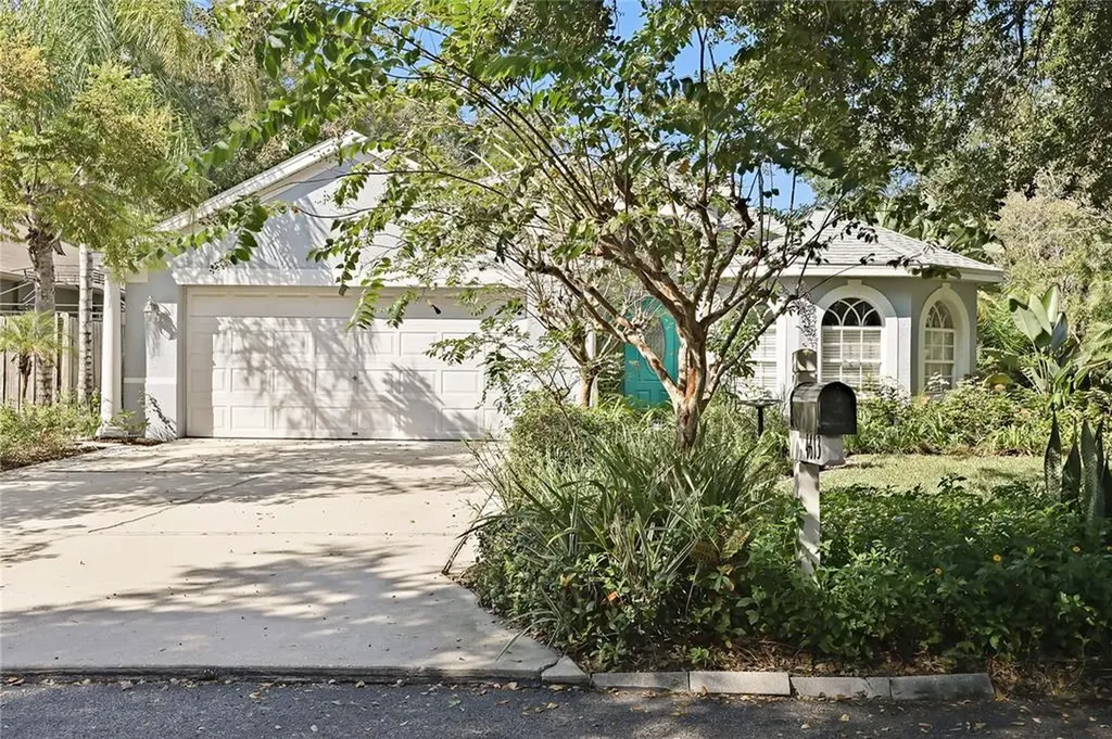 4613 Whispering Wind Avenue Tampa FL 33614