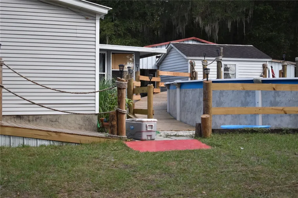 15551 N Us Highway 301 Citra FL 32113