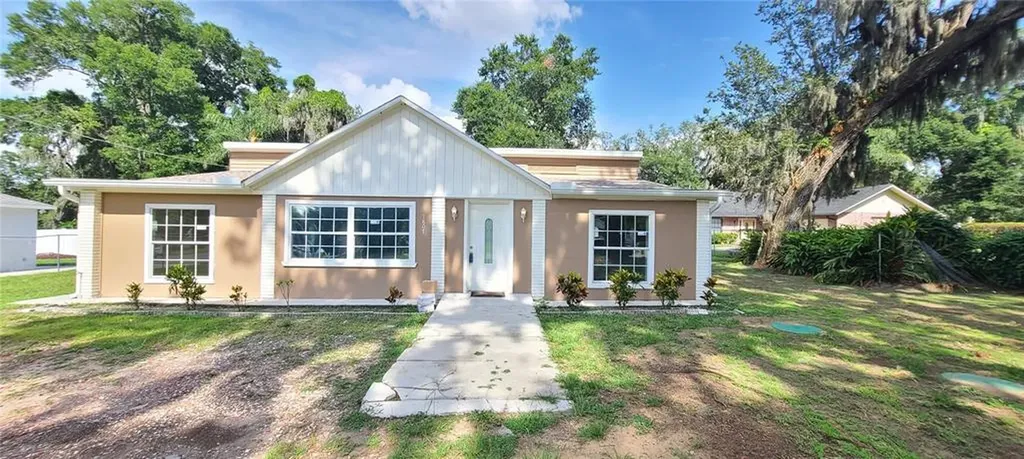 1807 S Valrico Road Valrico FL 33596