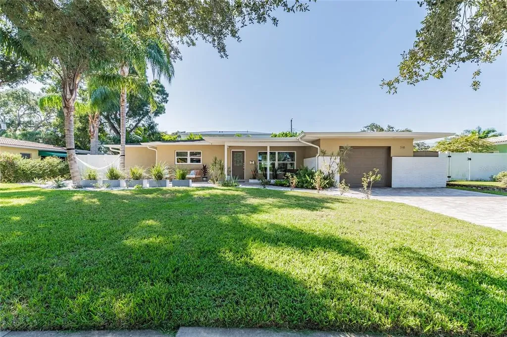 338 Bayview Drive NE St Petersburg FL 33704