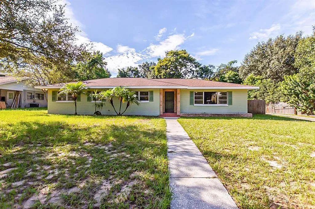 636 Lorraine Circle Lake Wales FL 33853