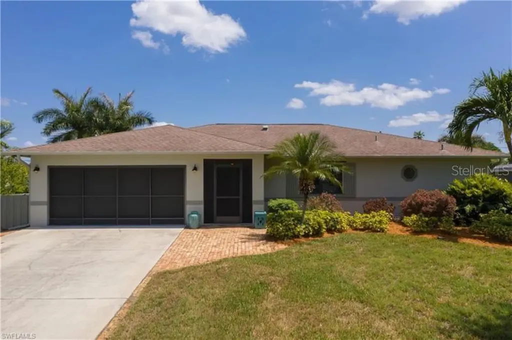 1033 Ione Drive Fort Myers FL 33919