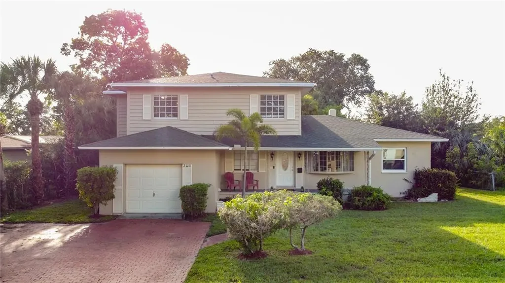 2709 17th Street S St Petersburg FL 33712