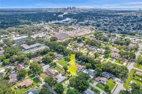 2708 W Lake Avenue Tampa FL 33607