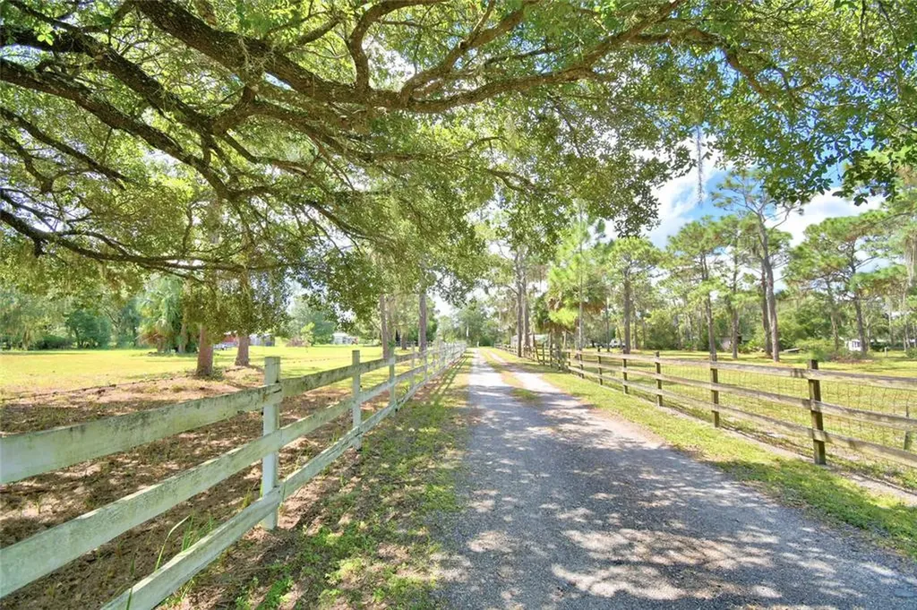 2037 Rosalie Lake Road Lake Wales FL 33898