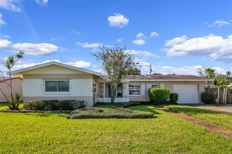 5852 33rd Avenue N St Petersburg FL 33710
