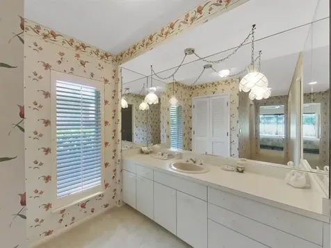 4364 Brandywine Drive Sarasota FL 34241