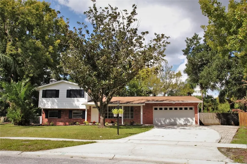6809 Ambassador Court Tampa FL 33615