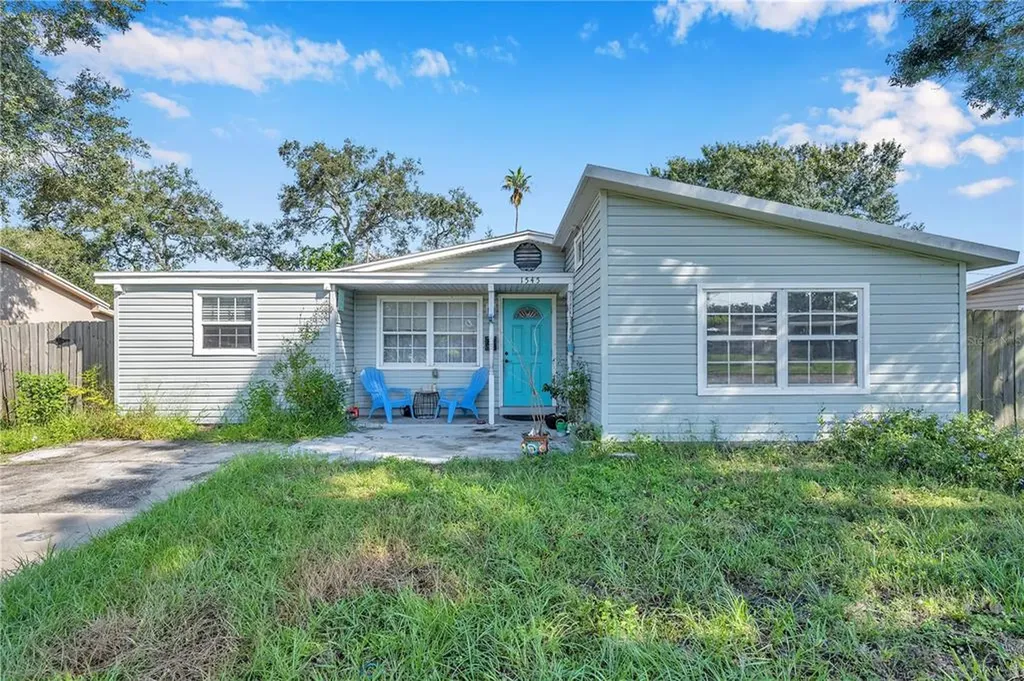 1545 76th Avenue N St Petersburg FL 33702