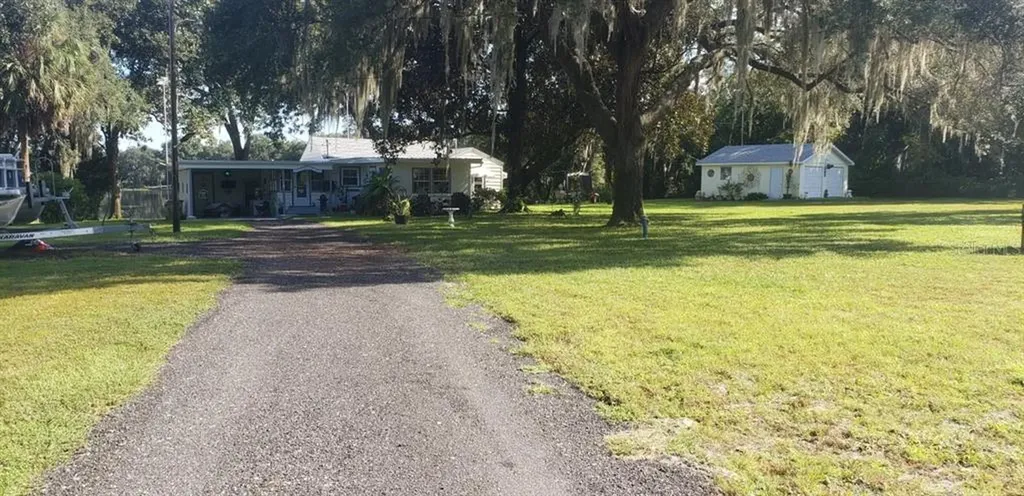 25705 Fishermans Road Paisley FL 32767