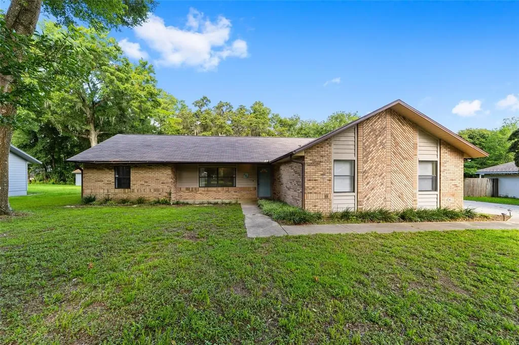 420 NE 52nd Court Ocala FL 34470