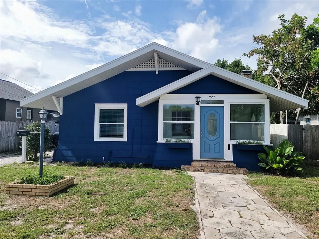 927 28th Avenue N St Petersburg FL 33704