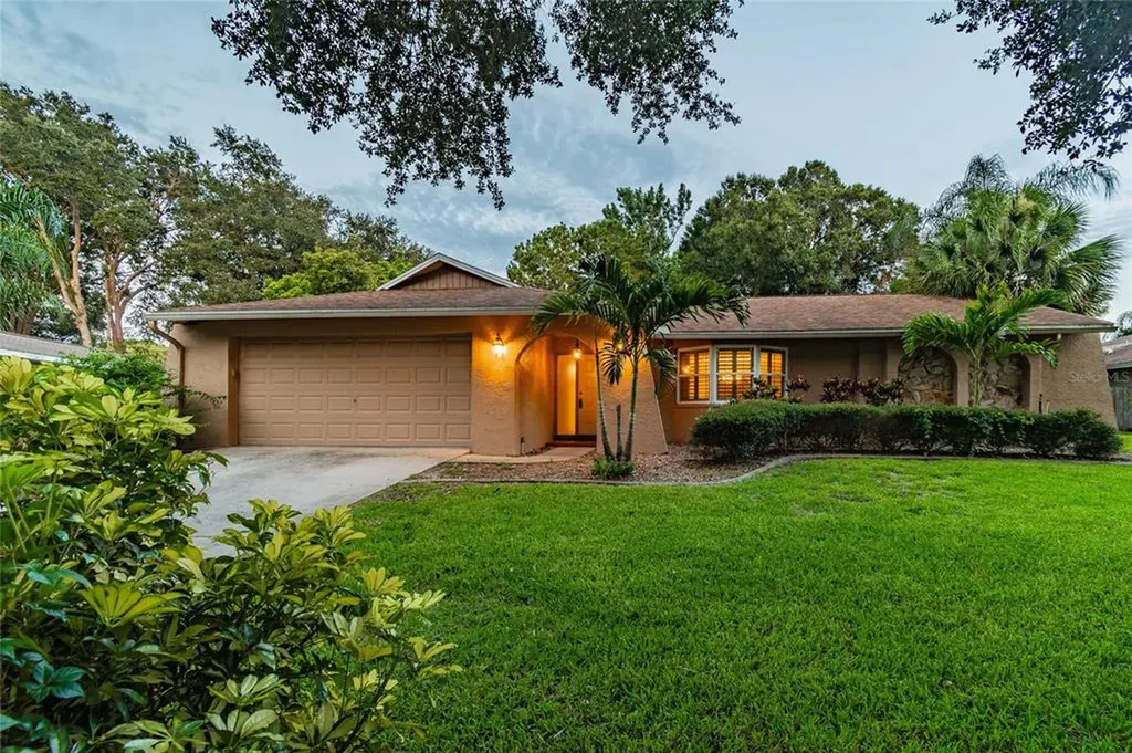 811 Village Way Palm Harbor FL 34683