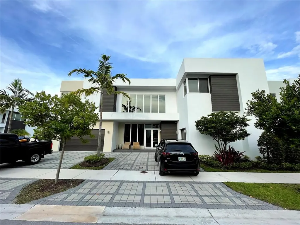 7525 NW 103rd Place Doral FL 33178