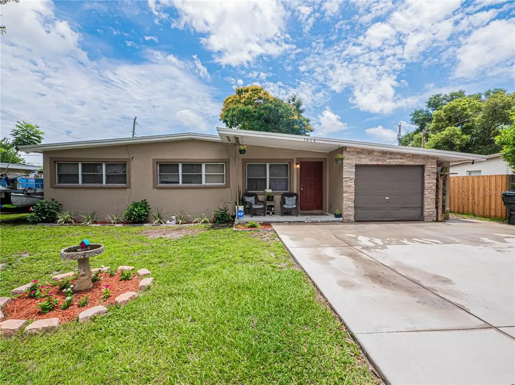 1614 Crystal Court E Lakeland FL 33801