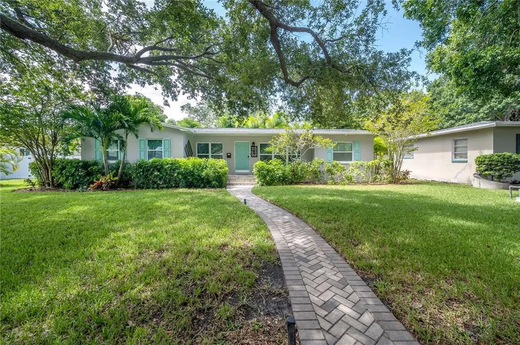 432 36th Avenue NE St Petersburg FL 33704