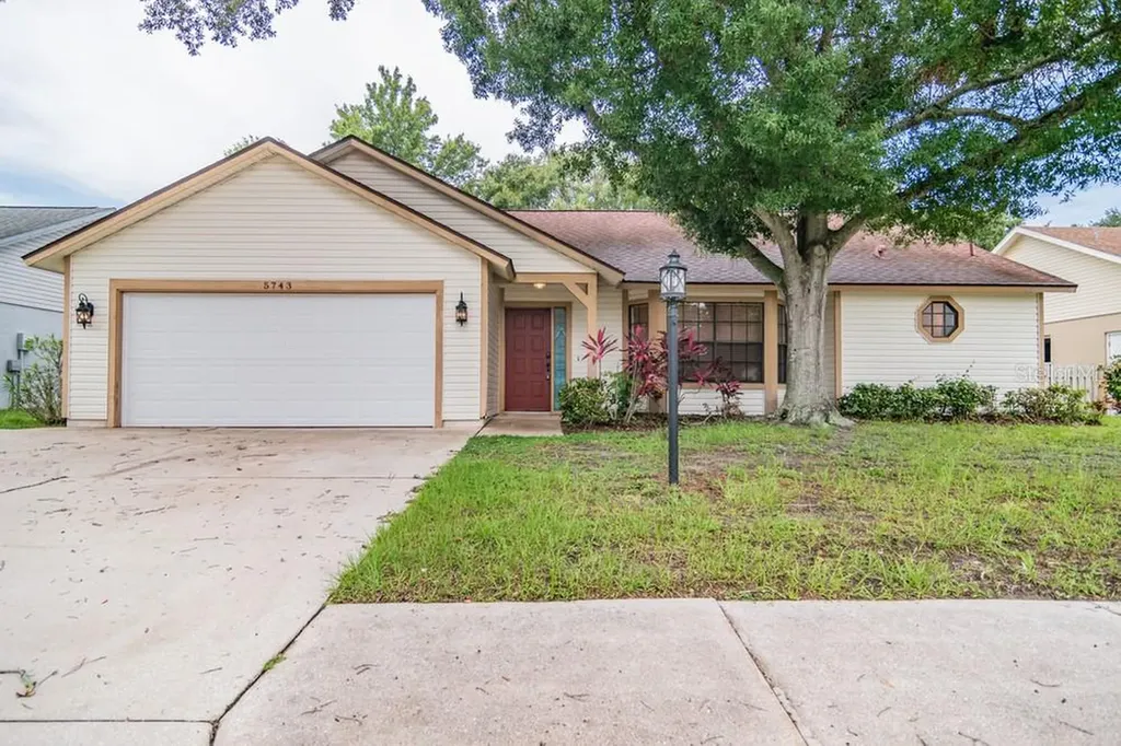 5743 Forester Oak Court Sarasota FL 34243