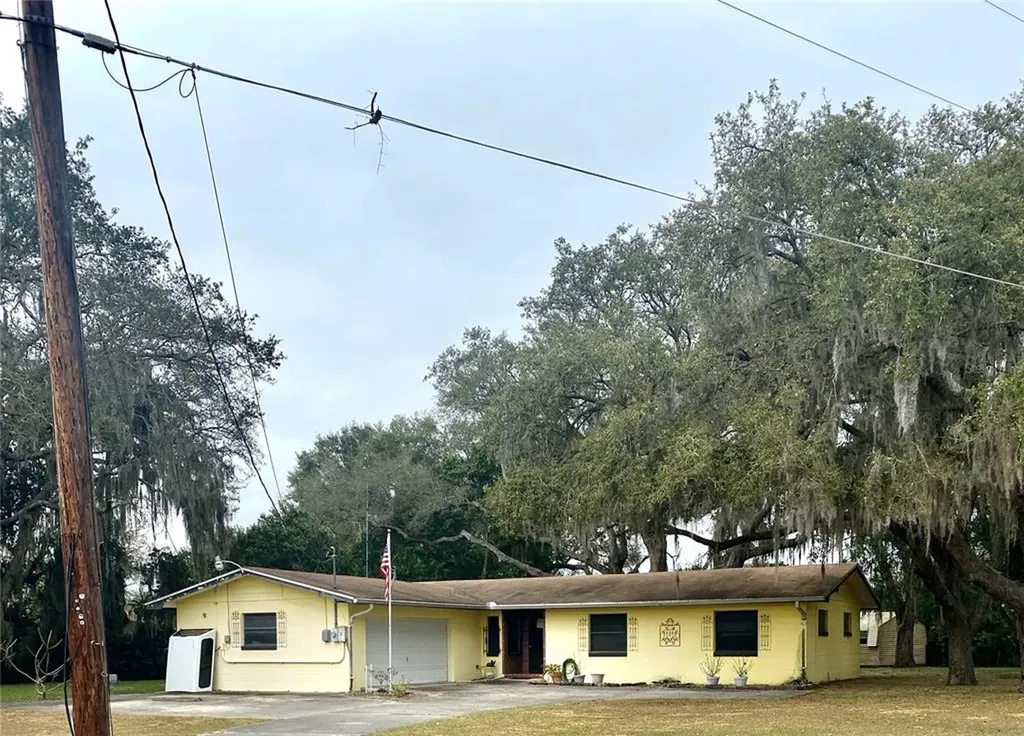 285 W Harbord Street Lake Alfred FL 33850
