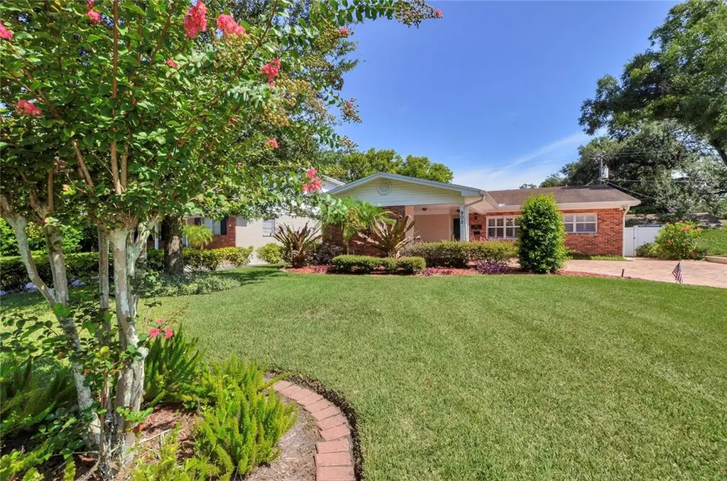 905 W Beacon Avenue Tampa FL 33603