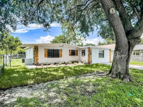 5209 S 86th Street Tampa FL 33619