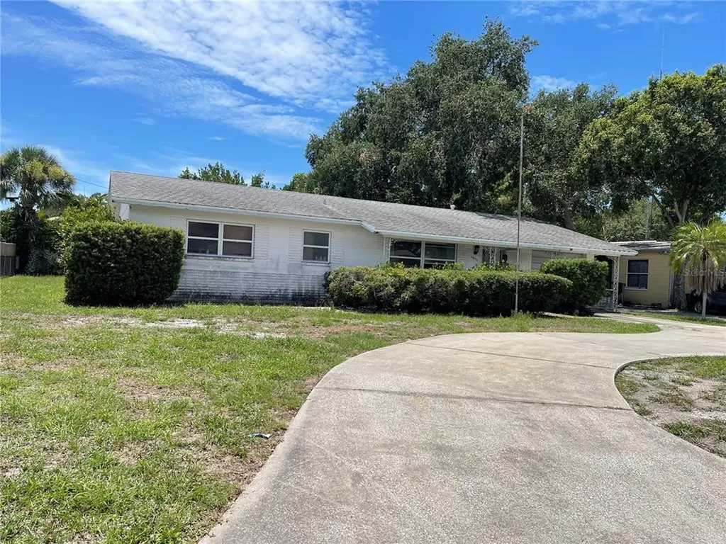6870 38th Avenue N St Petersburg FL 33710