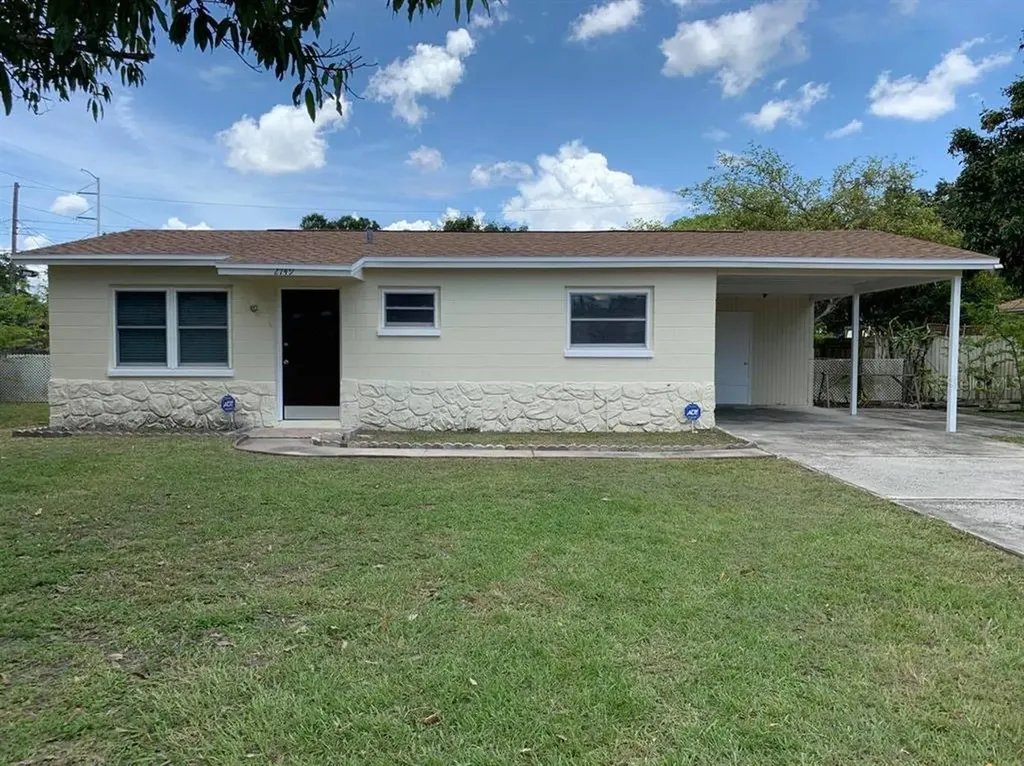 2749 58th Avenue N St Petersburg FL 33714