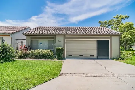 256 Las Flores Winter Haven FL 33884