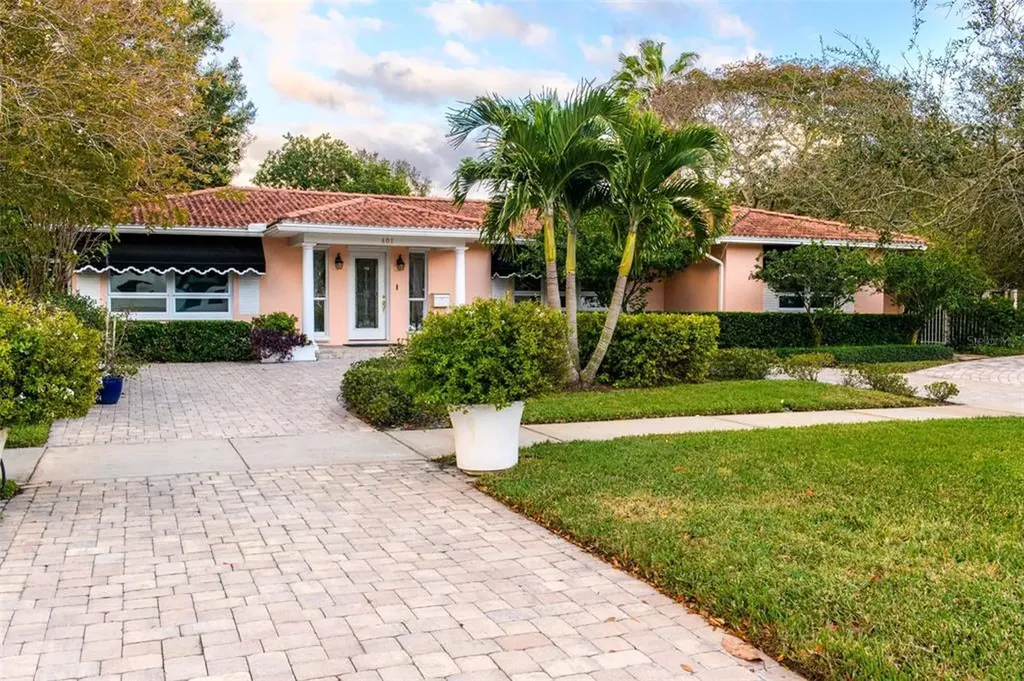 401 Appian Way NE St Petersburg FL 33704