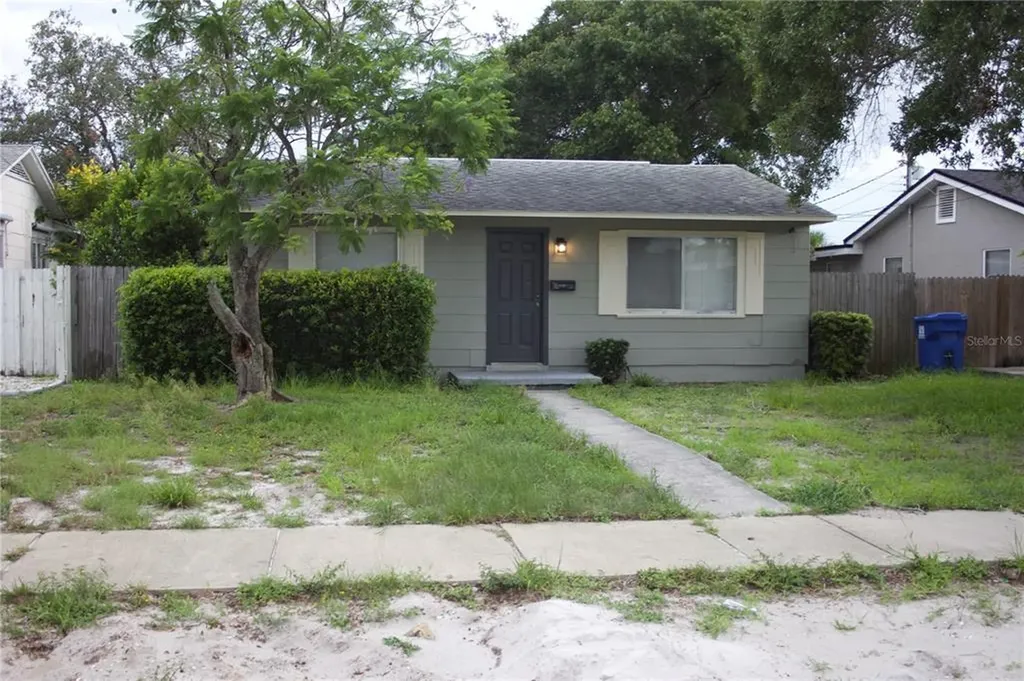 4925 Emerson Avenue S St Petersburg FL 33707