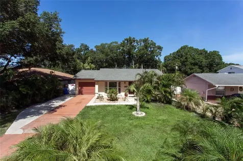 6230 Cedar Street NE St Petersburg FL 33702