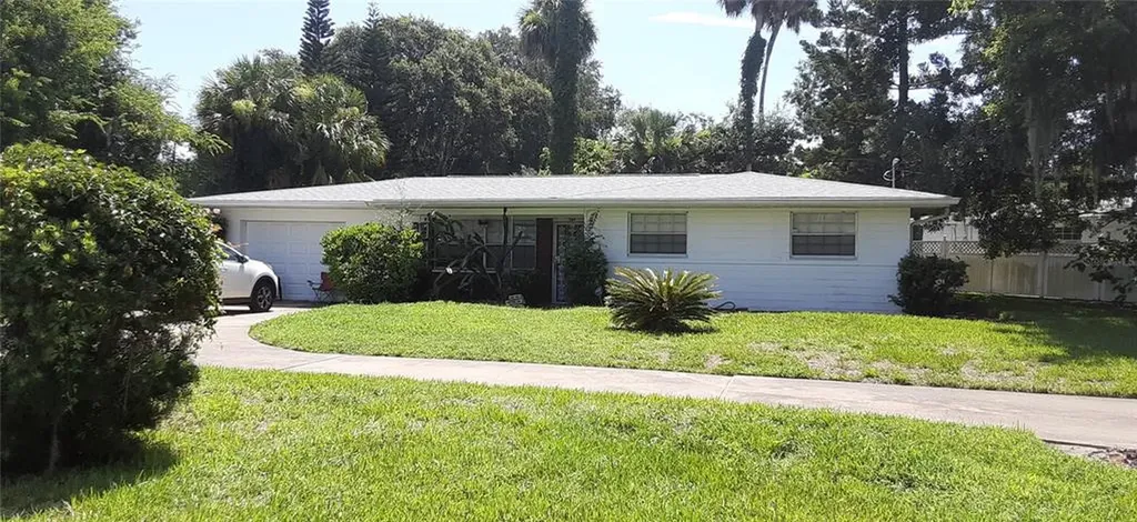 393 N Seneca Street Daytona Beach FL 32114