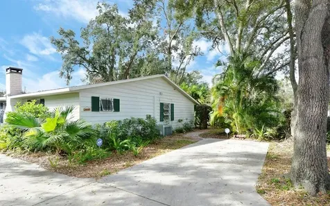 335 S Tuttle Avenue Sarasota FL 34237