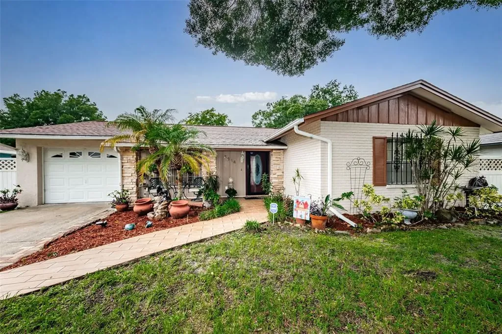 6814 Dover Court Tampa FL 33634